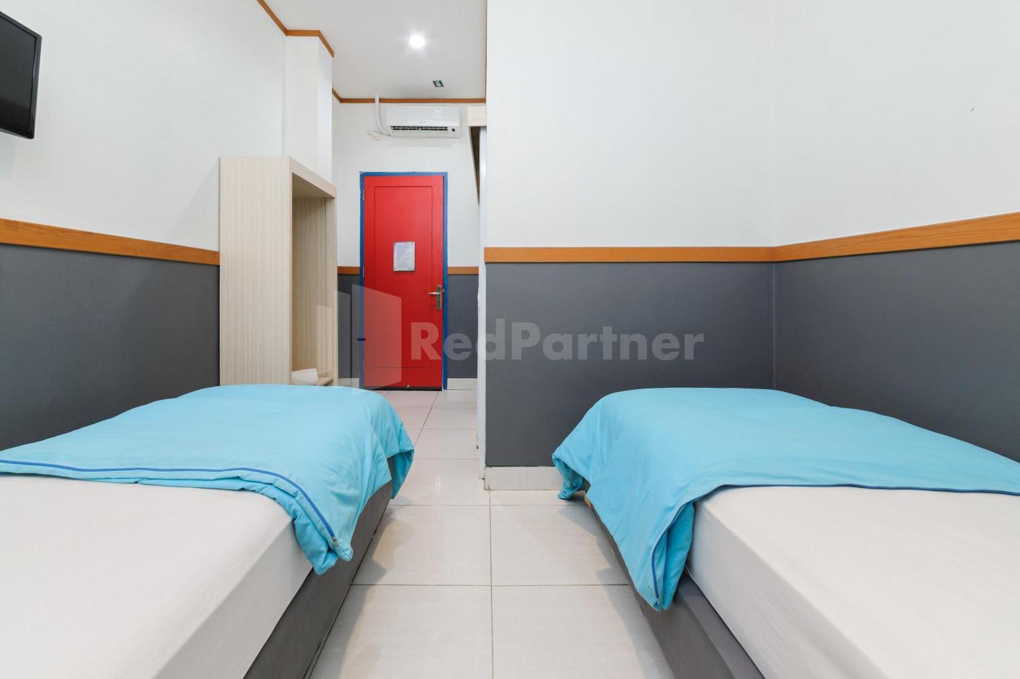 Ian Hotel Jaksa Mitra Reddoorz Джакарта Екстериор снимка