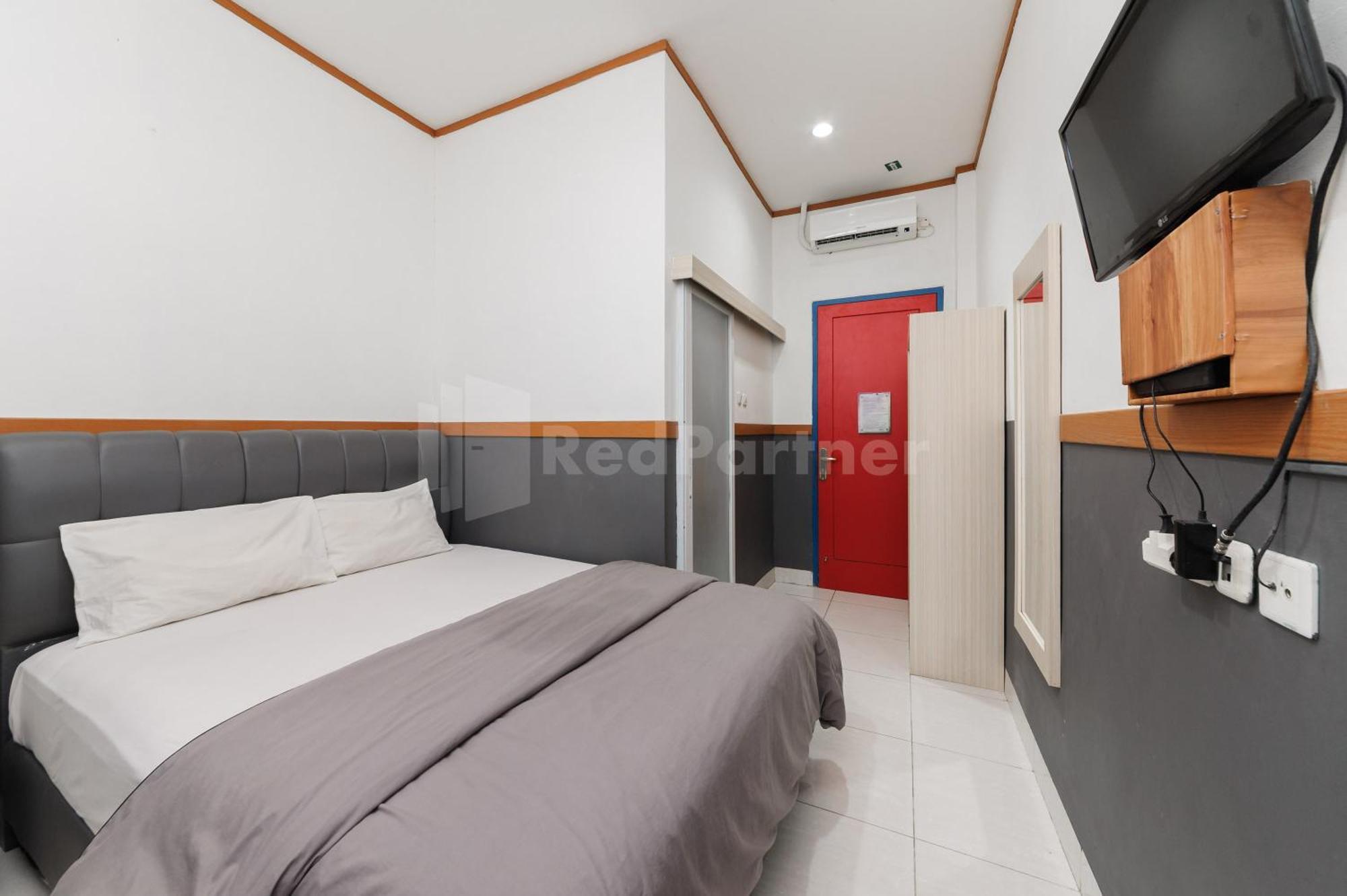 Ian Hotel Jaksa Mitra Reddoorz Джакарта Екстериор снимка