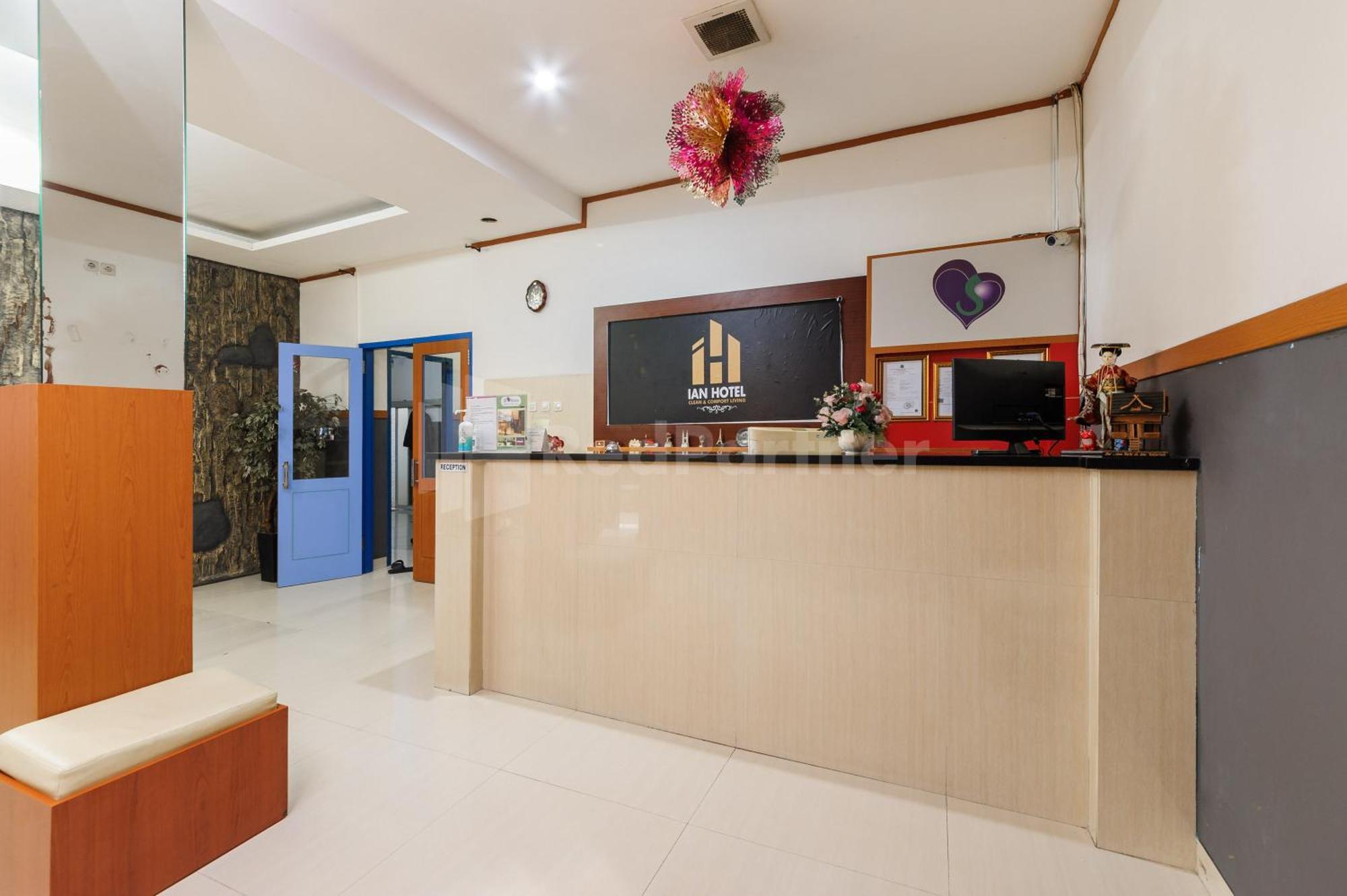 Ian Hotel Jaksa Mitra Reddoorz Джакарта Екстериор снимка