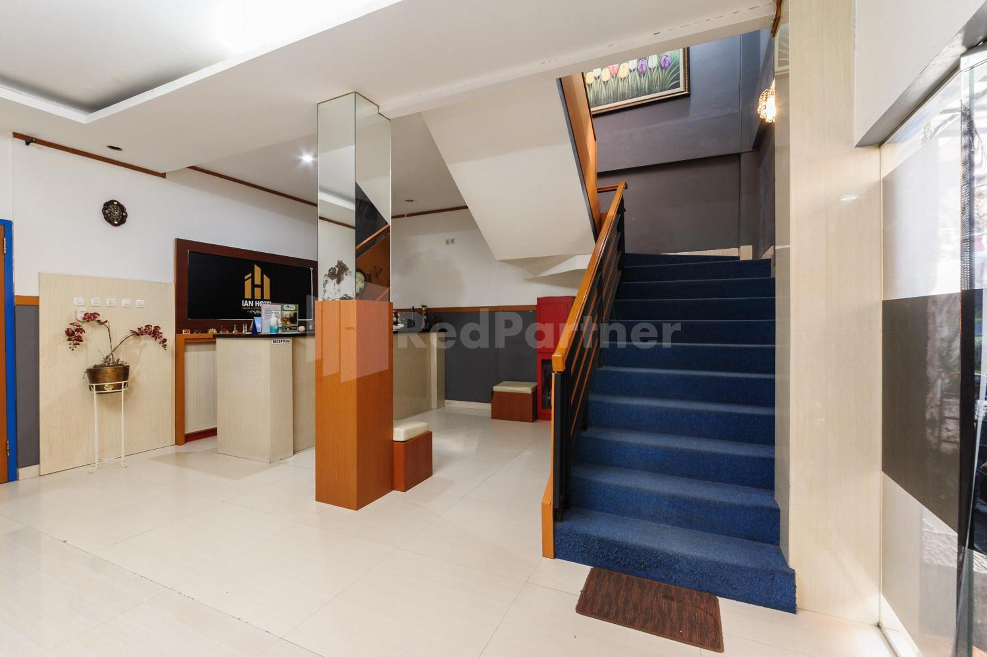 Ian Hotel Jaksa Mitra Reddoorz Джакарта Екстериор снимка